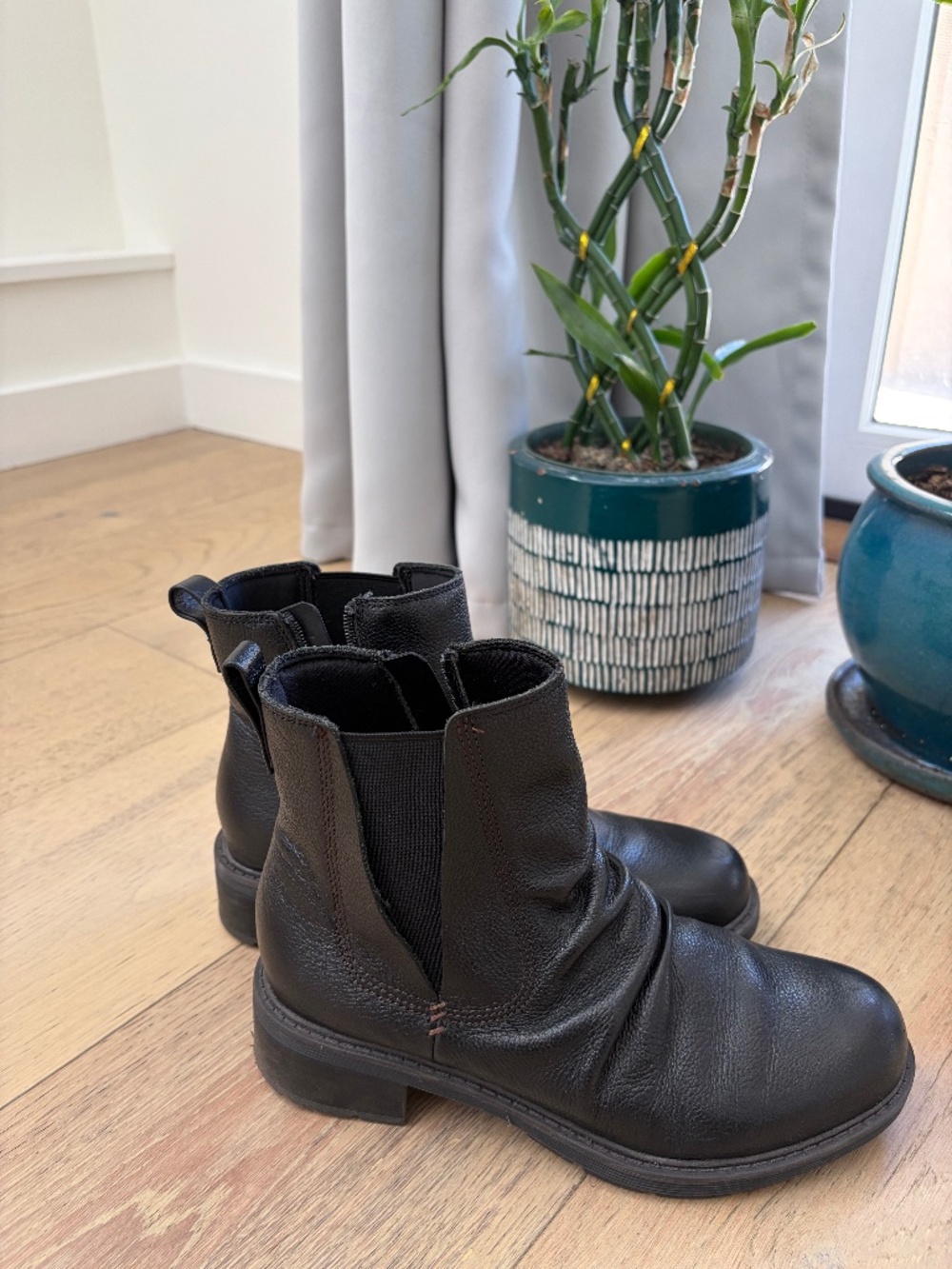 Clarks Hearth Rose Ankle Boots Women Size 6.5